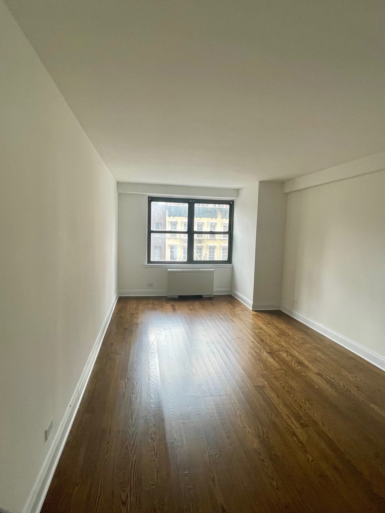 240 E 82nd Street - Photo 10