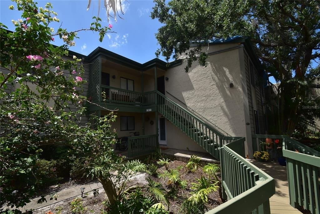 1512 Pelican Point Drive - Photo 0