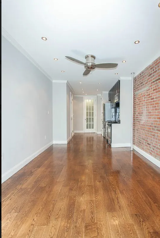 436 West 52nd Street - Photo 3