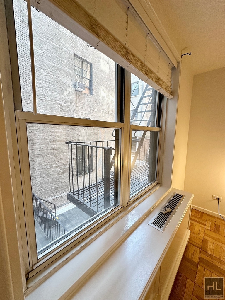 Bleecker Street - Photo 8