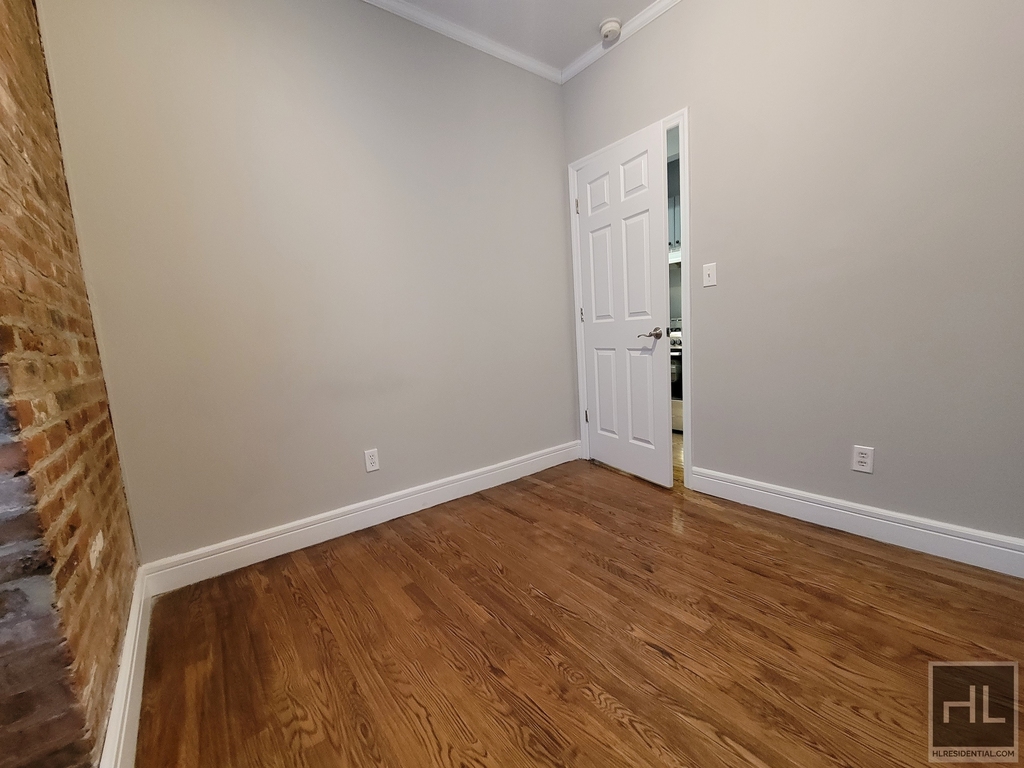 East 18th Street - Photo 10