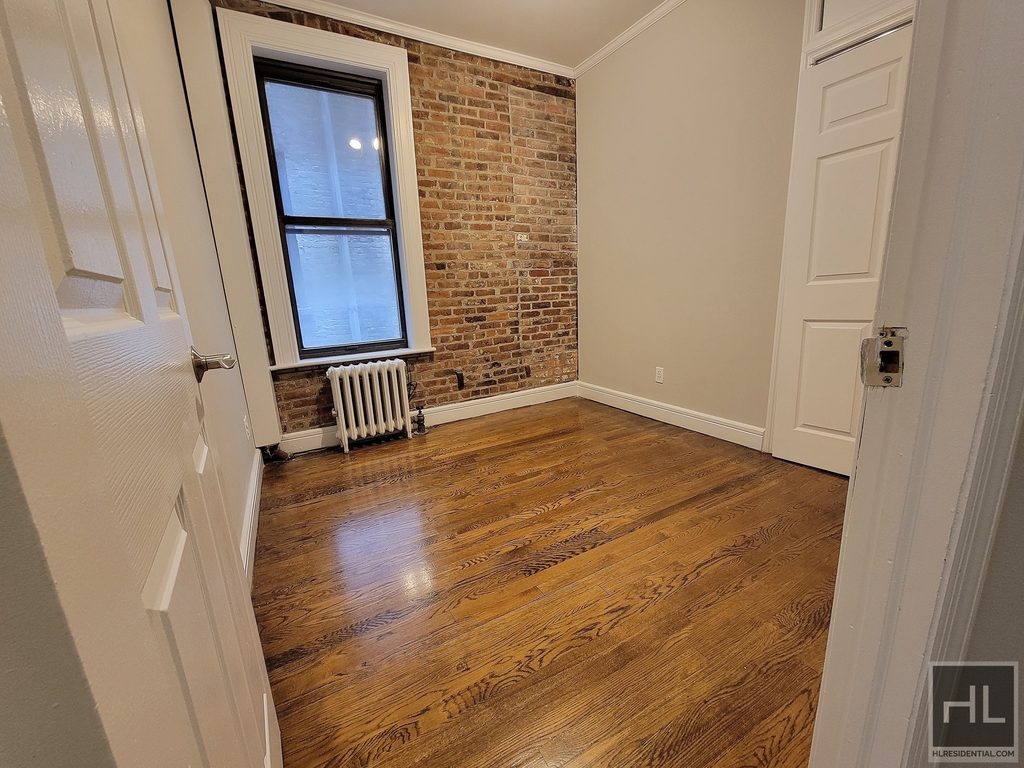 East 18th Street - Photo 9