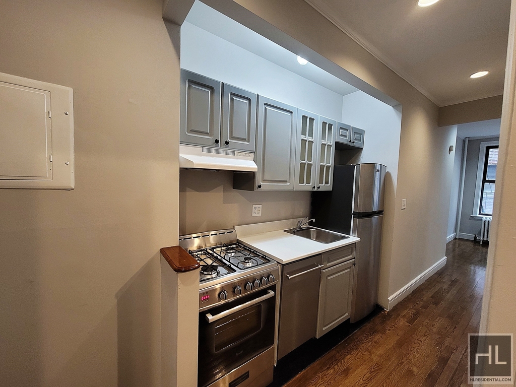 East 18th Street - Photo 1