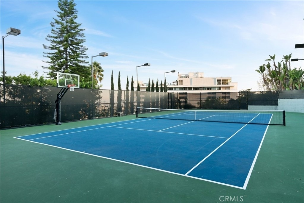 1447 N Kings Road - Photo 1