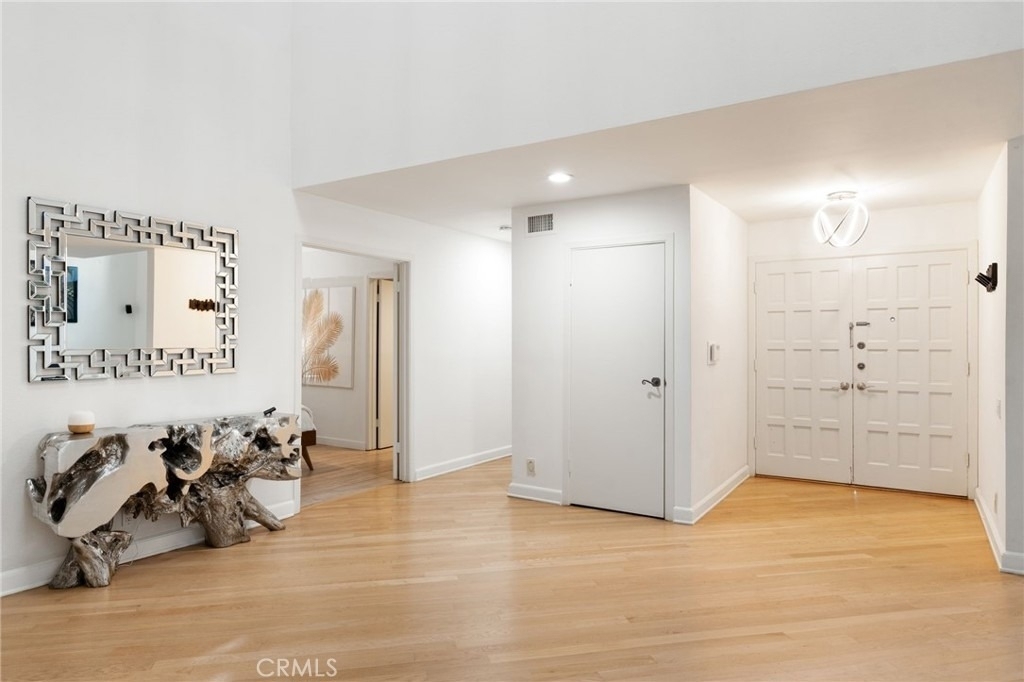 1447 N Kings Road - Photo 2