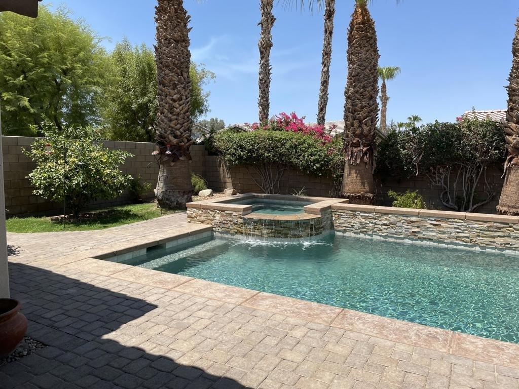 60880 Azul Court - Photo 0