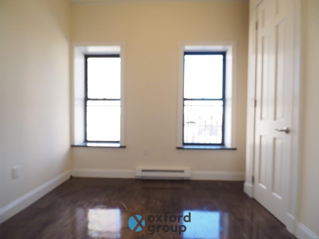East 106th Street - Photo 2