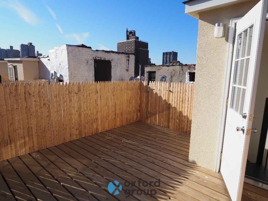 East 106th Street - Photo 4