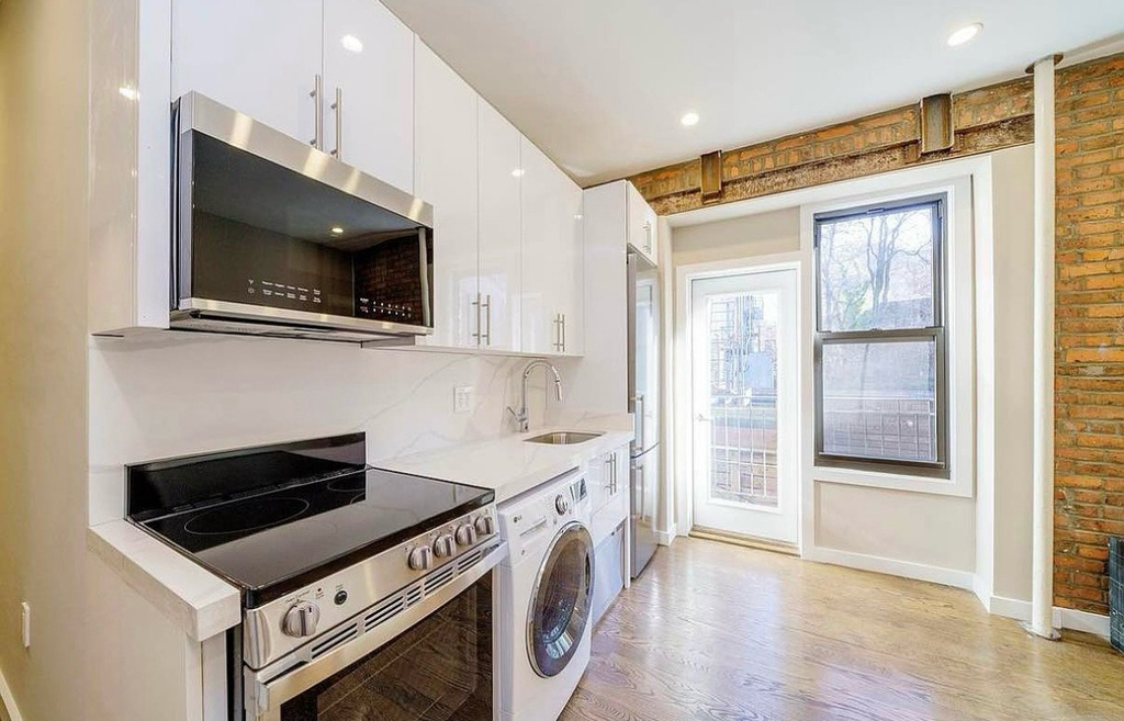 332 East 19th Street - Photo 0