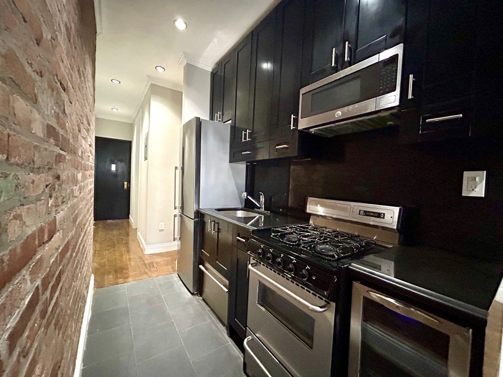 West 123rd Street - Photo 9