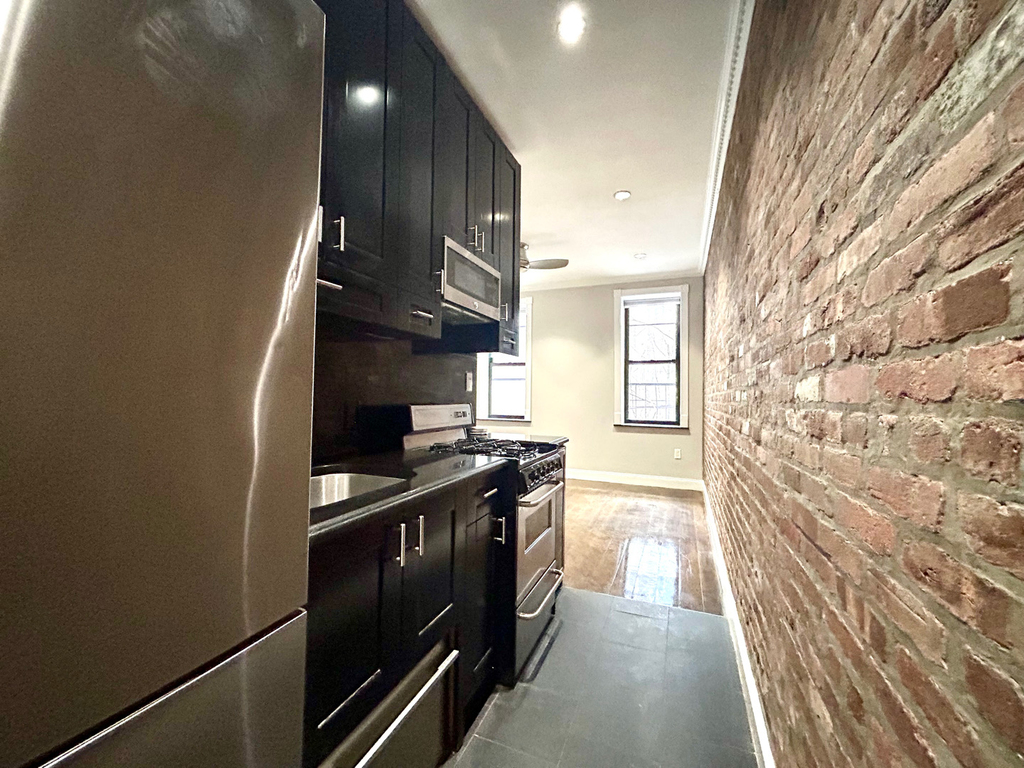 West 123rd Street - Photo 8