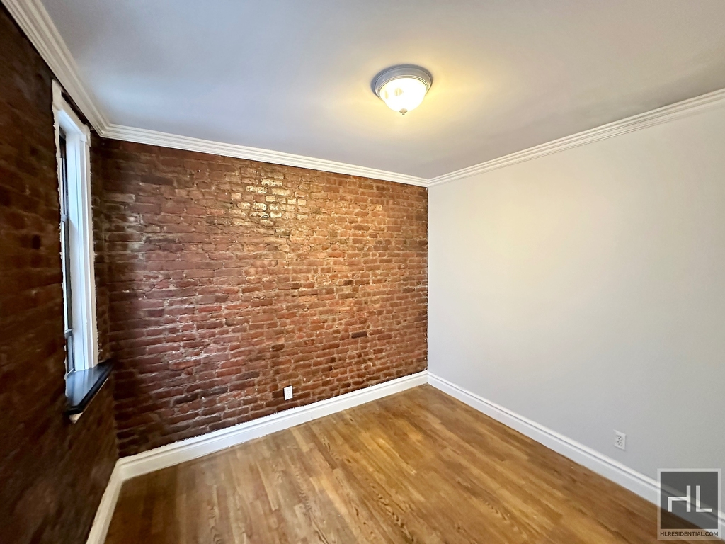 East 13th Street - Photo 3