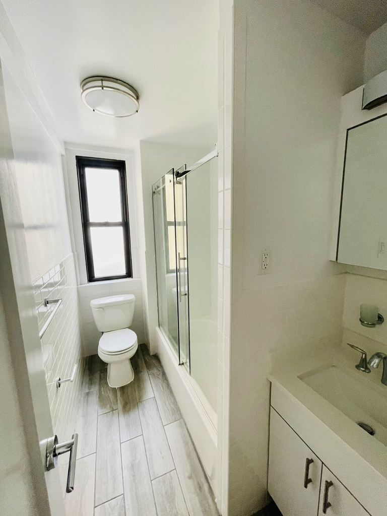 137 East 38th Street - Photo 7