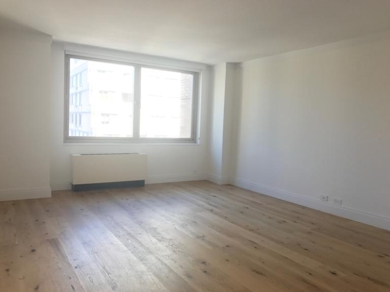 East 86th Street - Photo 1