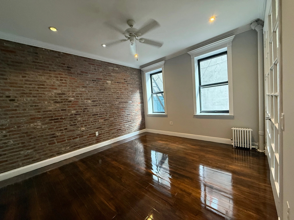  East 18th Street  - Photo 4