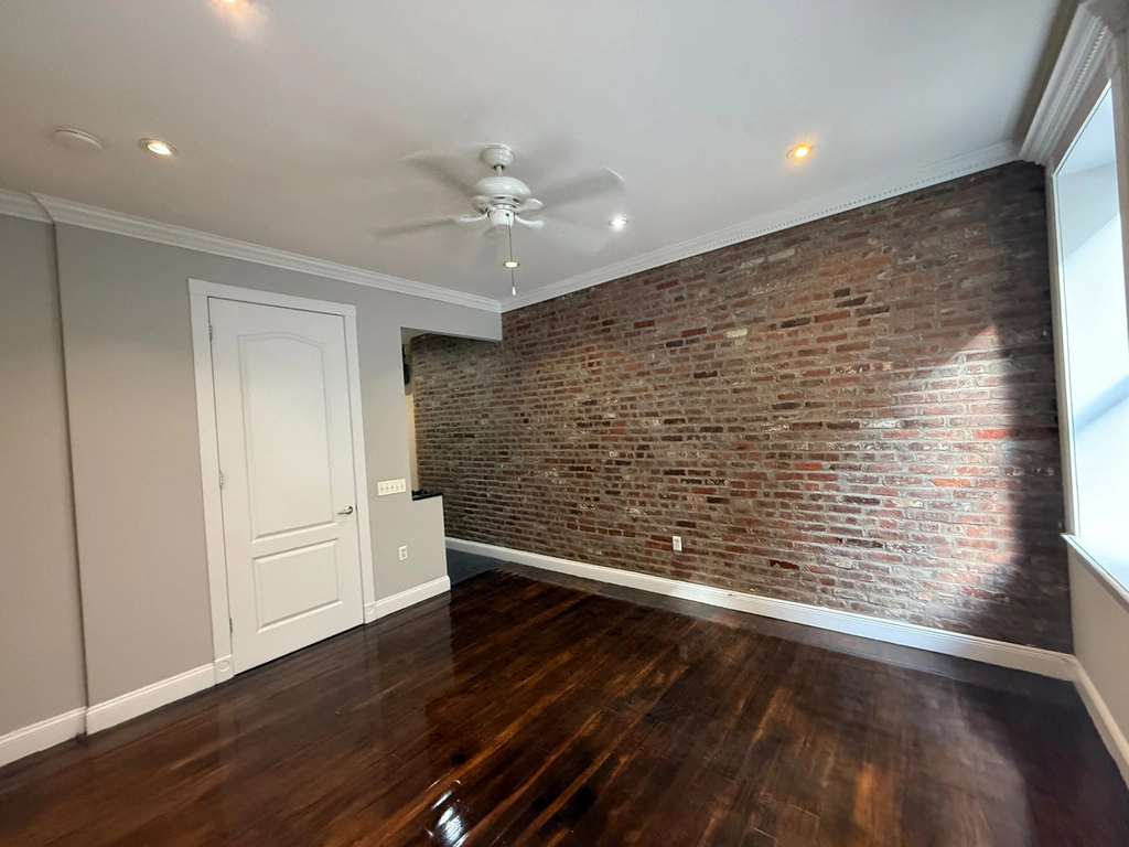  East 18th Street  - Photo 3