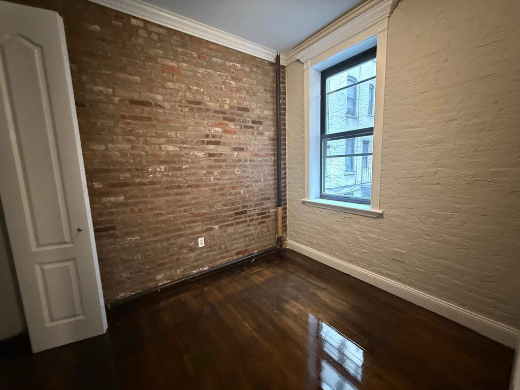 East 18th Street  - Photo 2