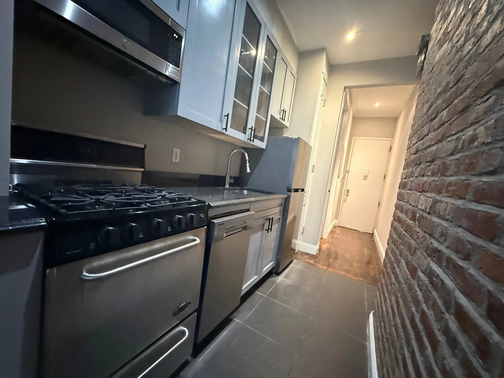  East 18th Street  - Photo 8