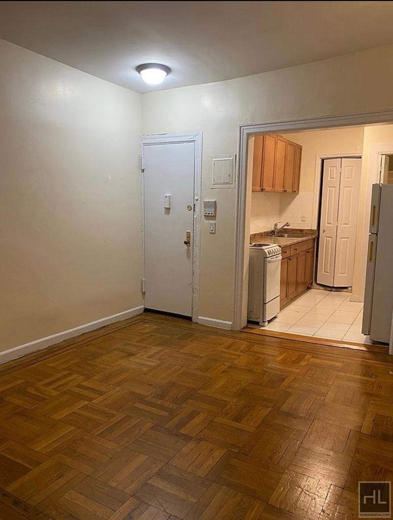 East 79th Street - Photo 0
