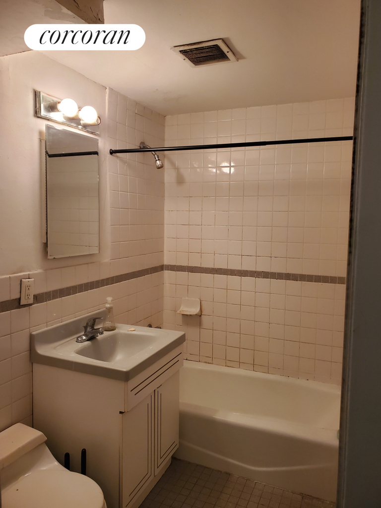 52 E 13th Street - Photo 5
