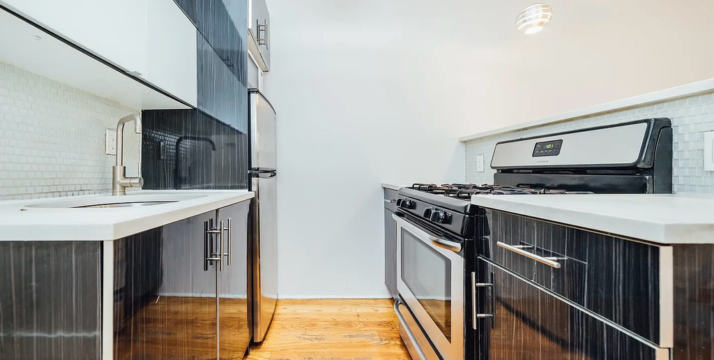 221 Himrod Street - Photo 7