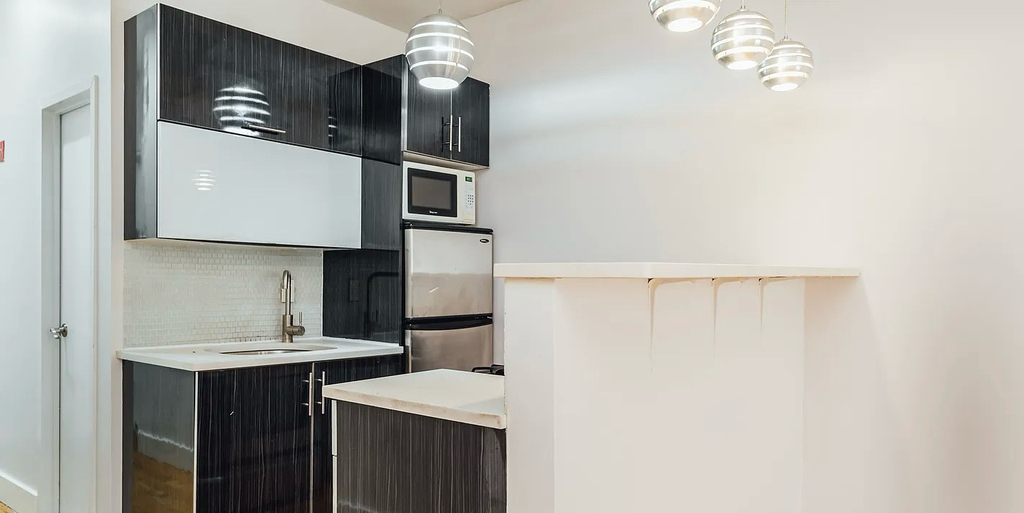221 Himrod Street - Photo 6
