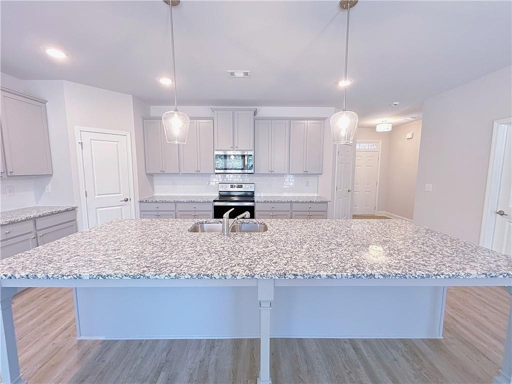 2580 Mills Commons Drive - Photo 2