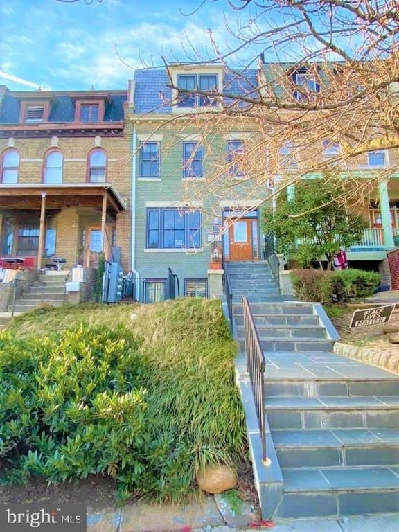 1202 Fairmont Street Nw - Photo 1