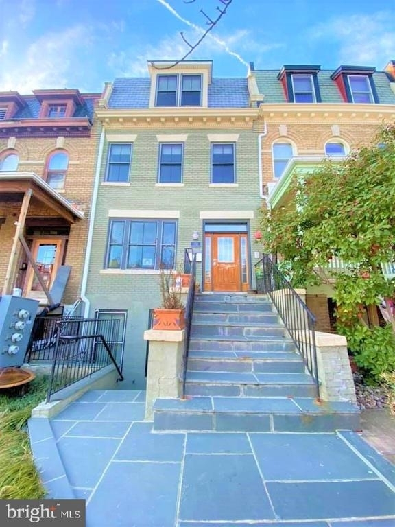 1202 Fairmont Street Nw - Photo 0