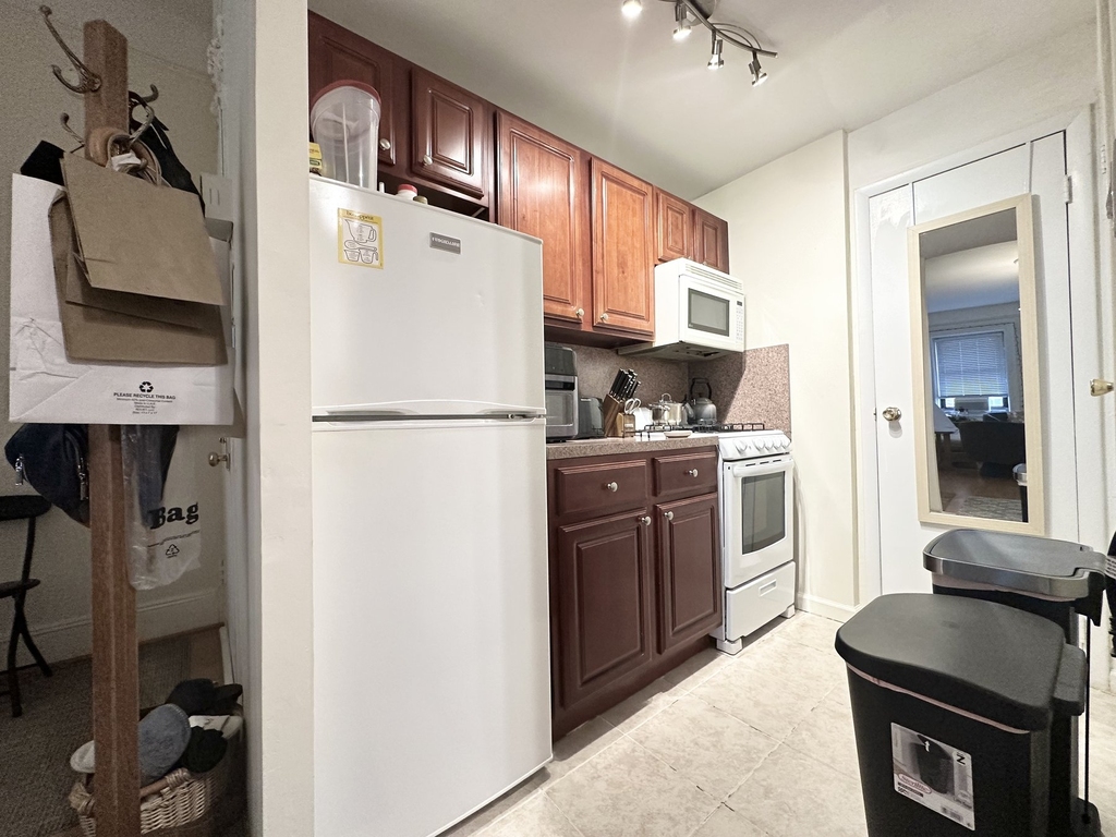 320 West 106th Street - Photo 5