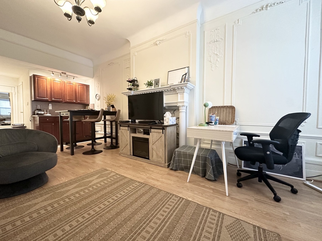 320 West 106th Street - Photo 2