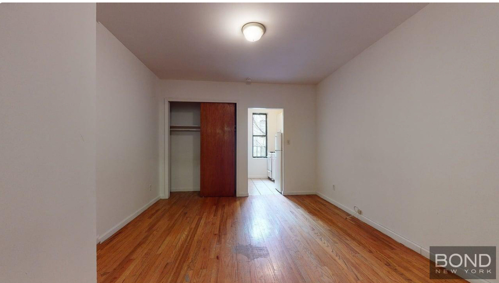 East 90th Street - Photo 0