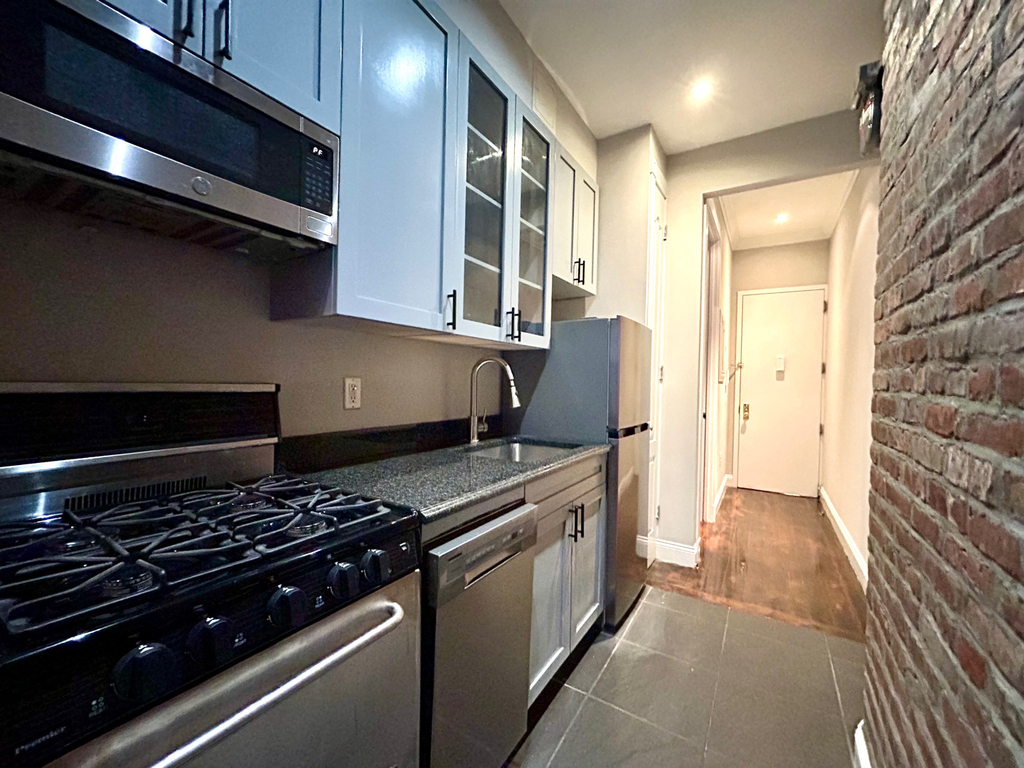 West 123rd Street - Photo 5