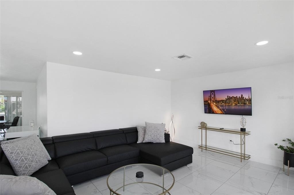 945 Bal Harbor Boulevard - Photo 9