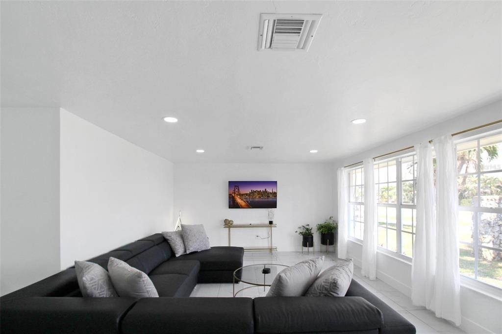 945 Bal Harbor Boulevard - Photo 8