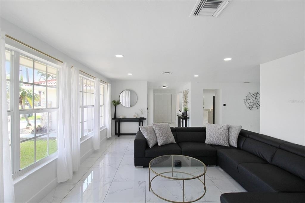 945 Bal Harbor Boulevard - Photo 11