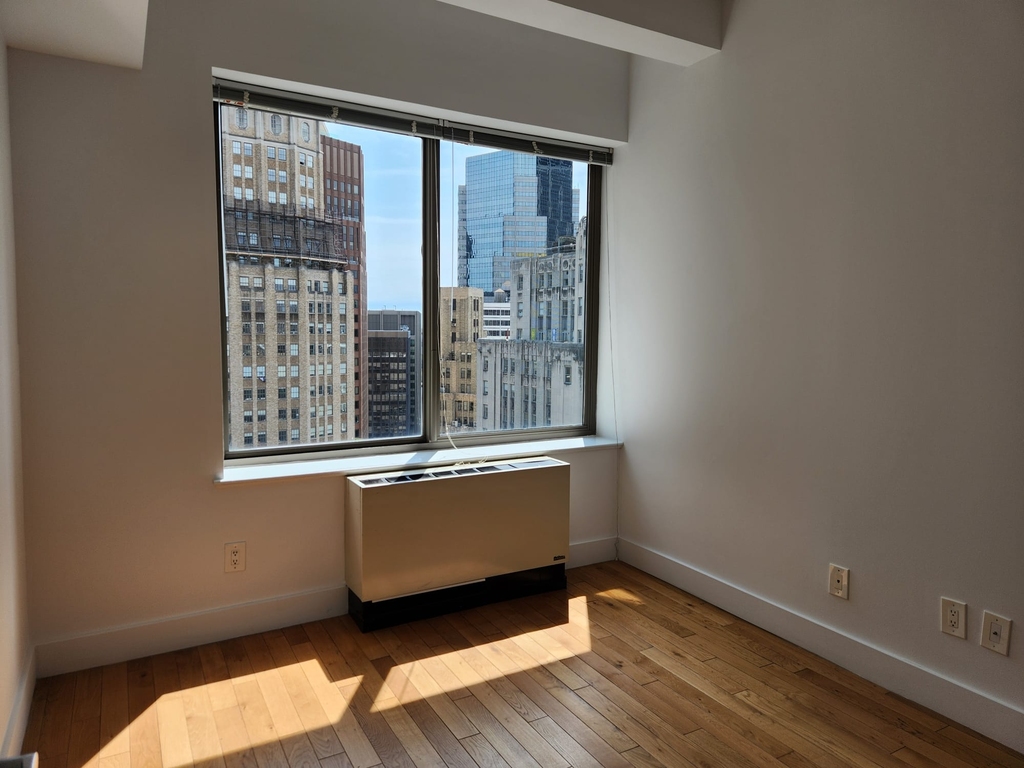 Wall Street - Photo 1