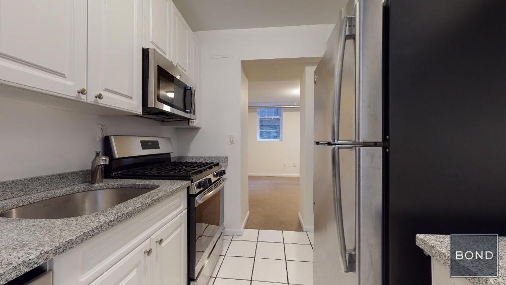 West 11th Street - Photo 7