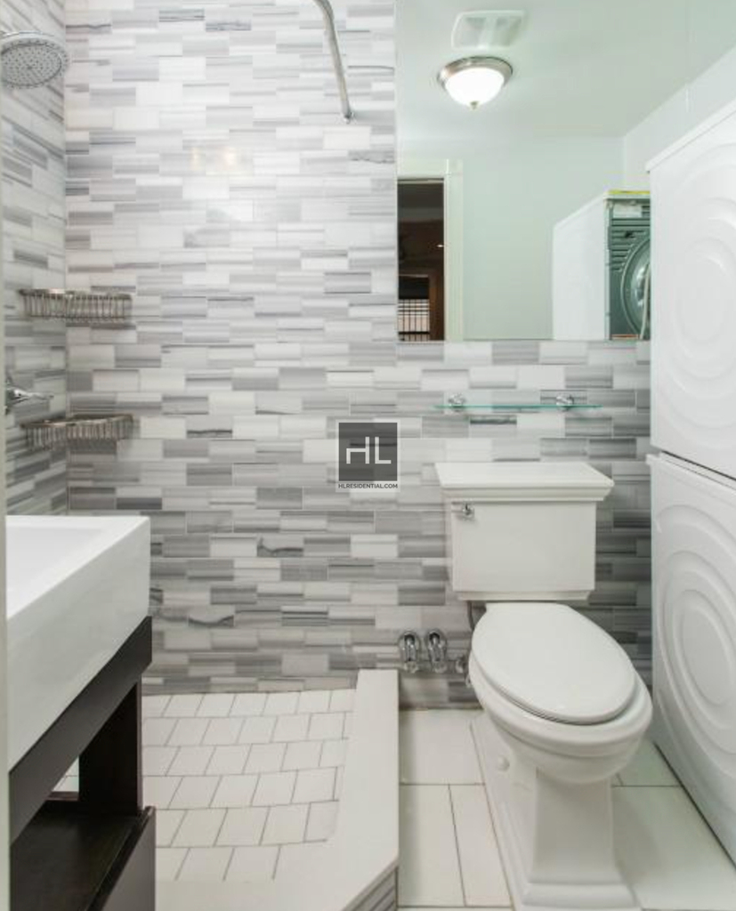 West 53 Street - Photo 4