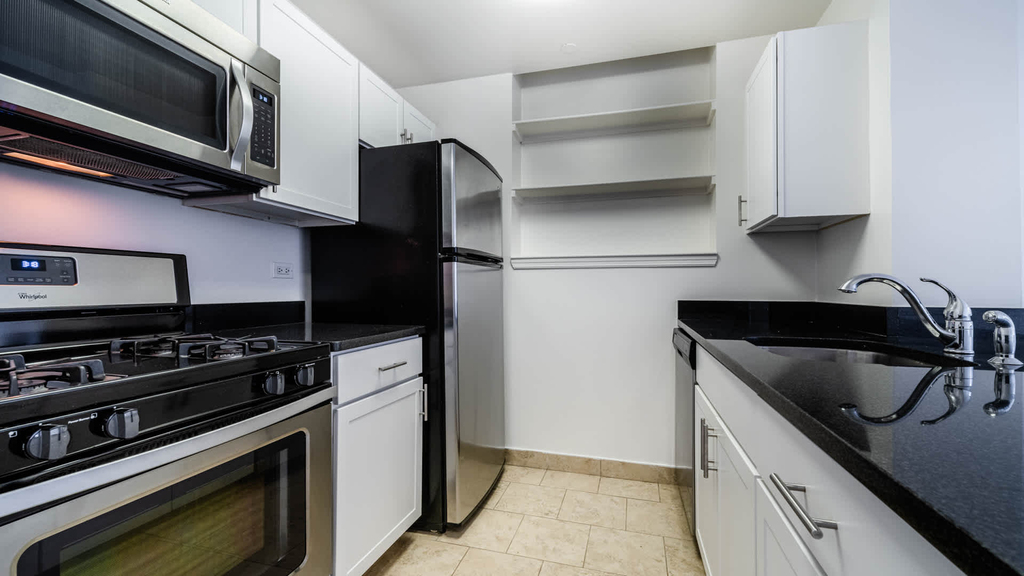 180 Montague St. - Photo 4
