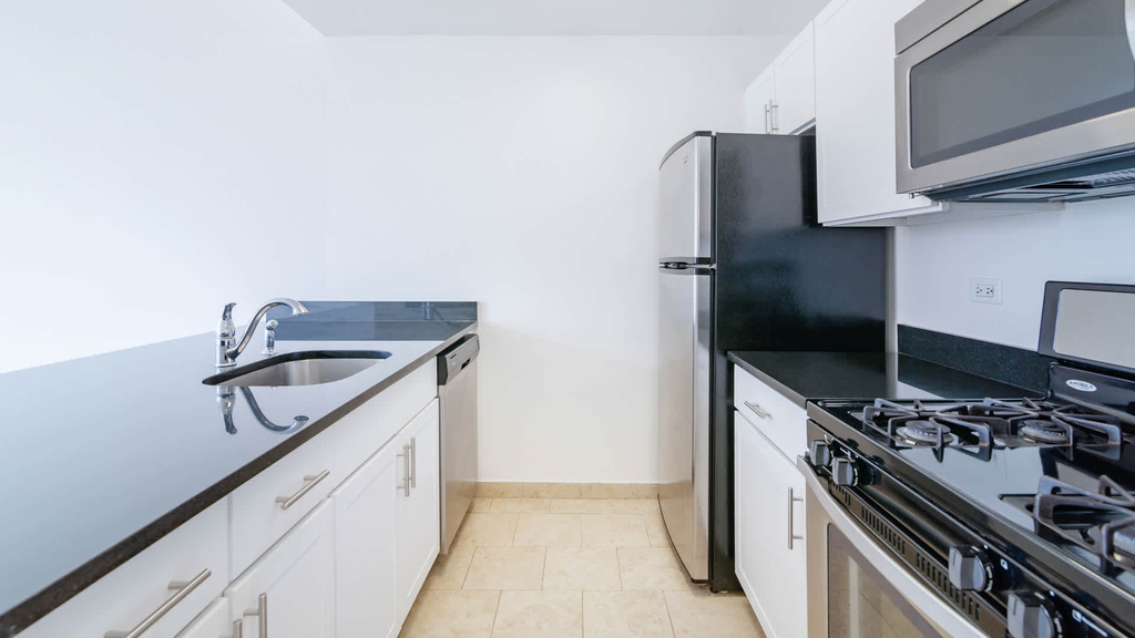 180 Montague St. - Photo 5