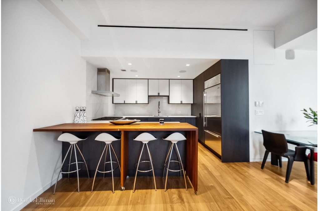 240 Centre St - Photo 14