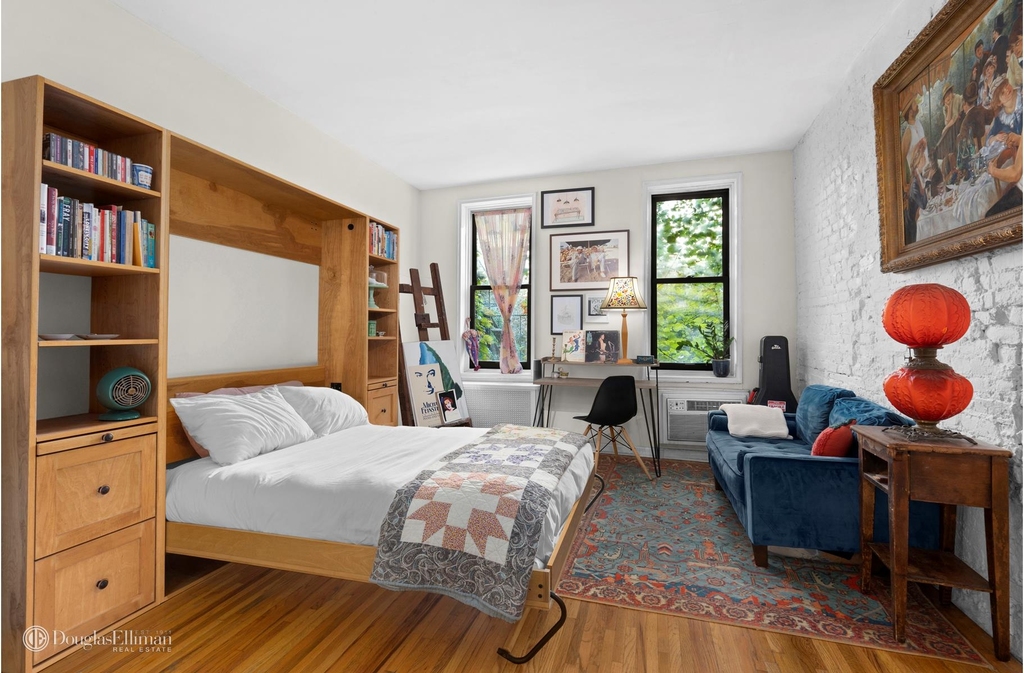 513 E 5th St - Photo 1