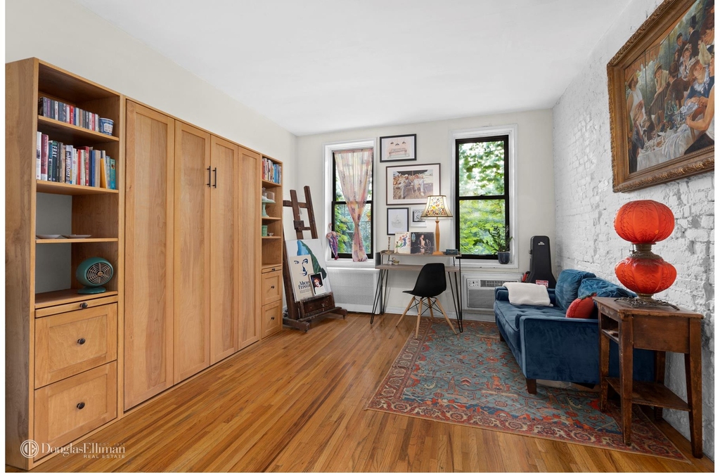 513 E 5th St - Photo 0