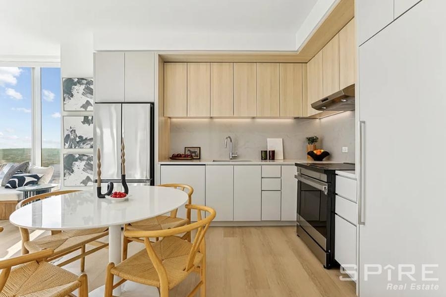 Hanover Place - Photo 2