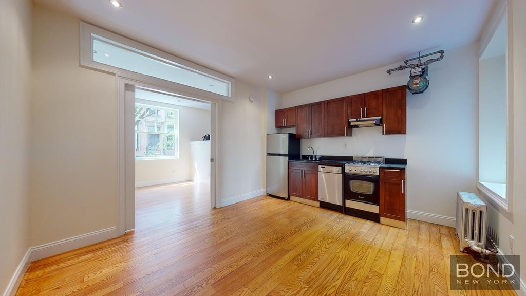 West 11th Street - Photo 1