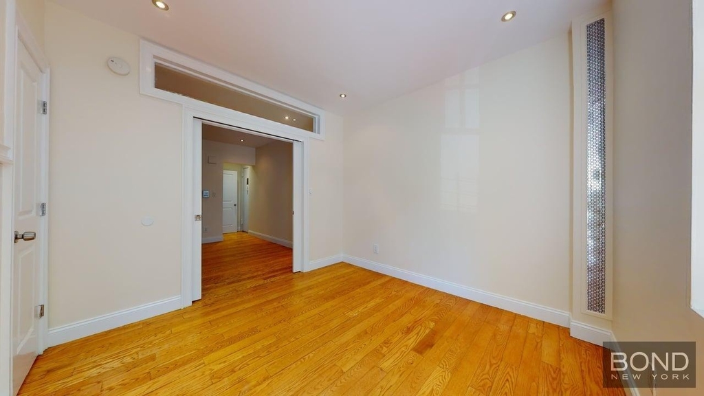 West 11th Street - Photo 4