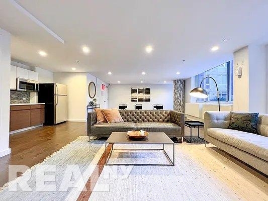 E 2nd Street - Photo 9
