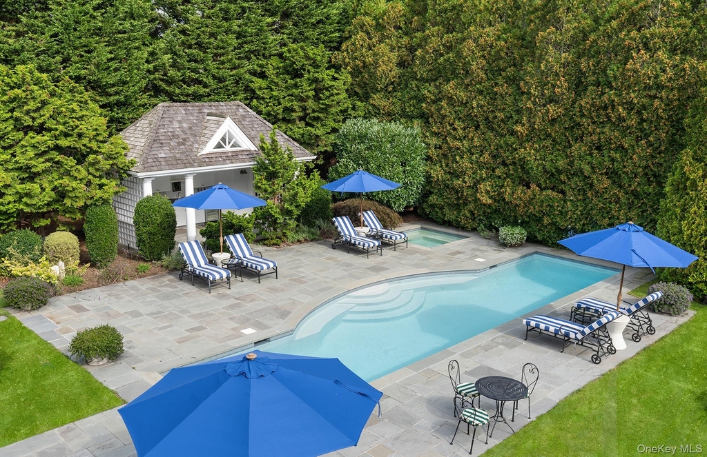 327 Georgica Road - Photo 1