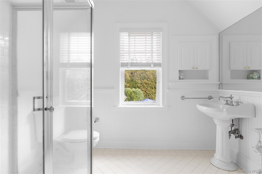327 Georgica Road - Photo 30